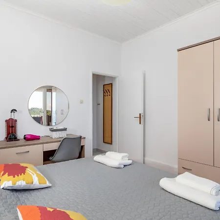 Agneza - One Bedroom With Terrace Apartment